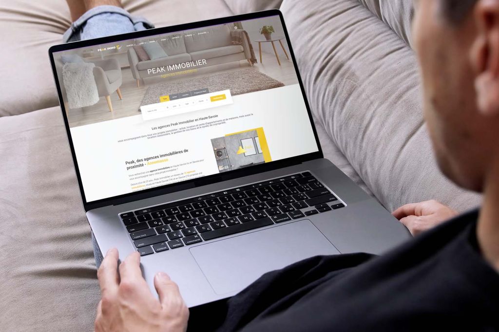 Site web WordPress réalisé par Le Web Serein d'un agence immobilière vue depuis un ordinateur portable