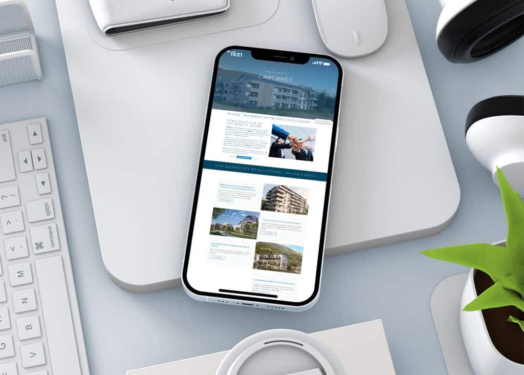 Création du site WordPress de Primalp réalisé par le web serein. Page d'accueil vue responsive depuis un téléphone portable
